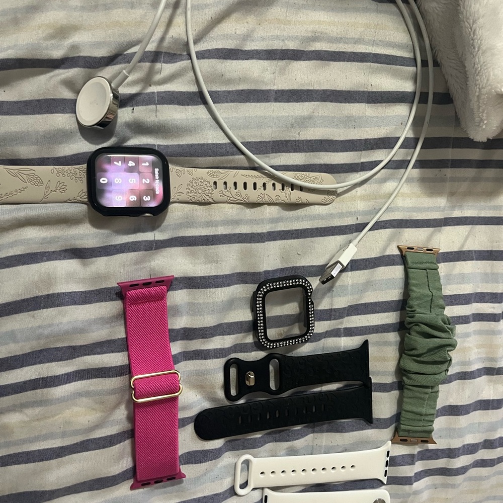 Smartwatch with Interchangeable Bands